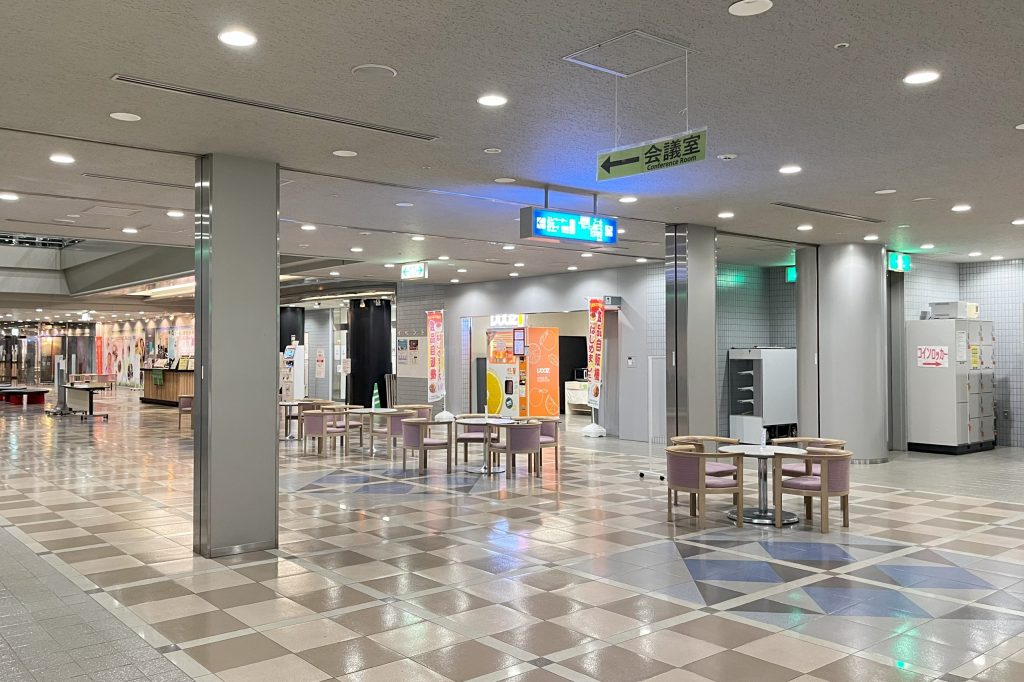 本館地下1階エントランス