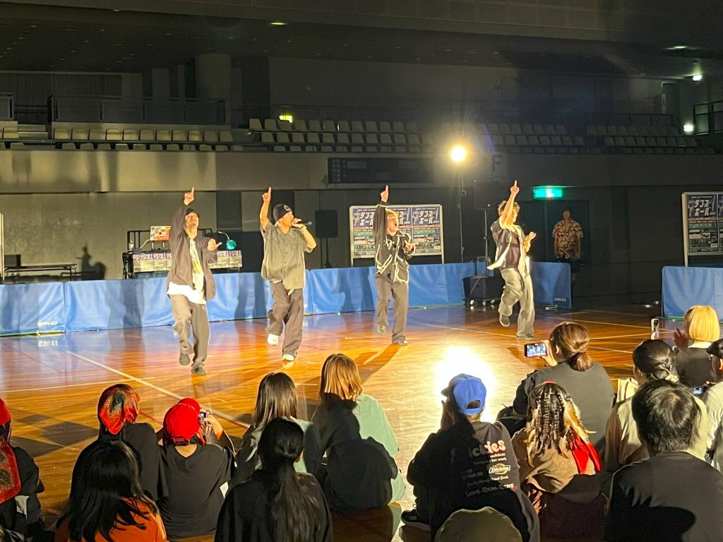 ゲストによる熱いパフォーマンス!