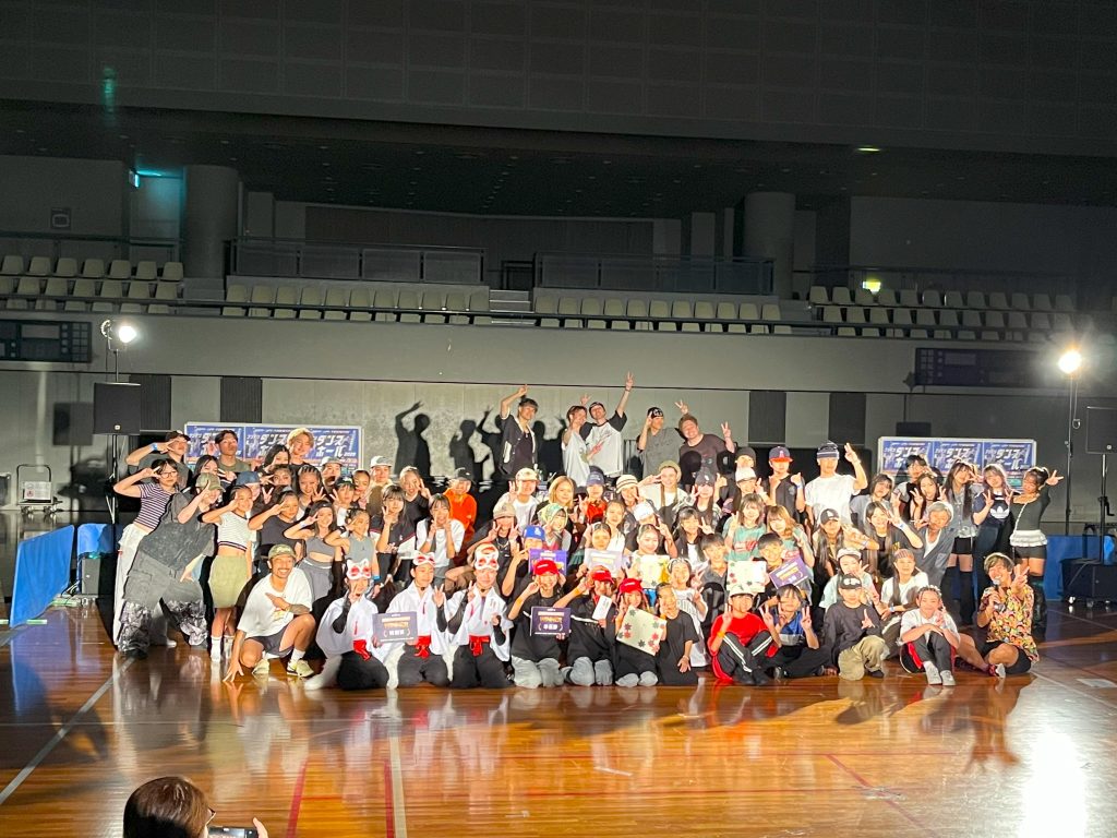 参加者全員で集合写真!お疲れ様でした♪